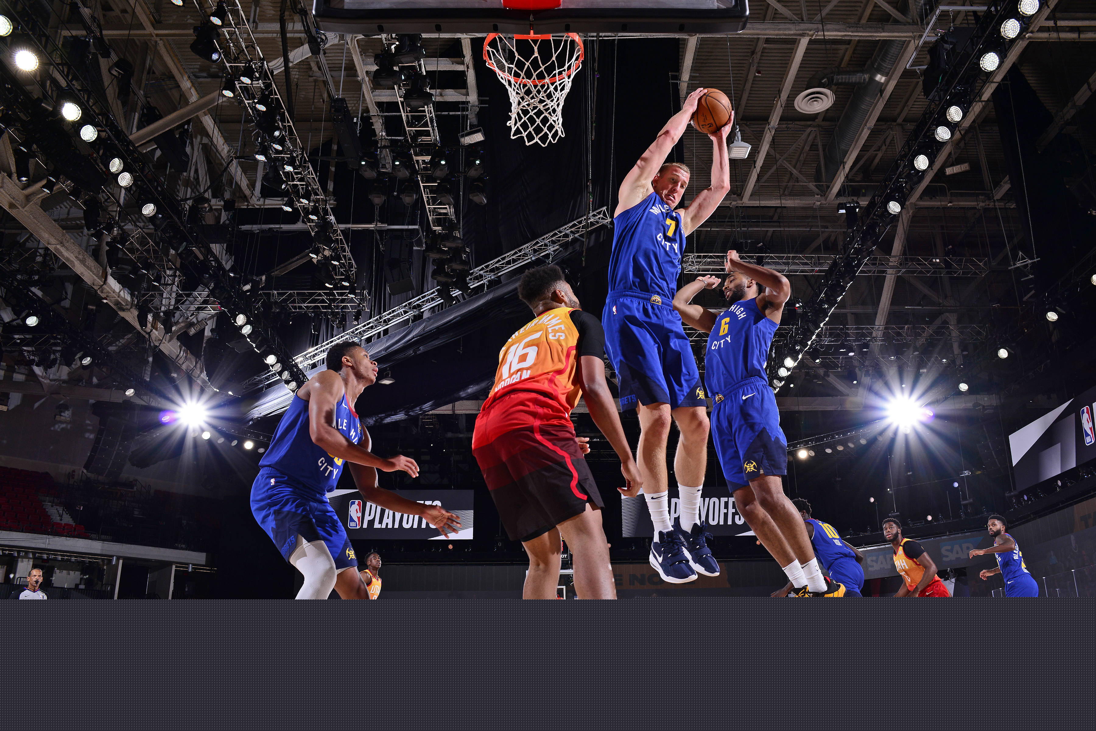 半场战报：奥地利U17 0-0日本U17，双方破门乏术